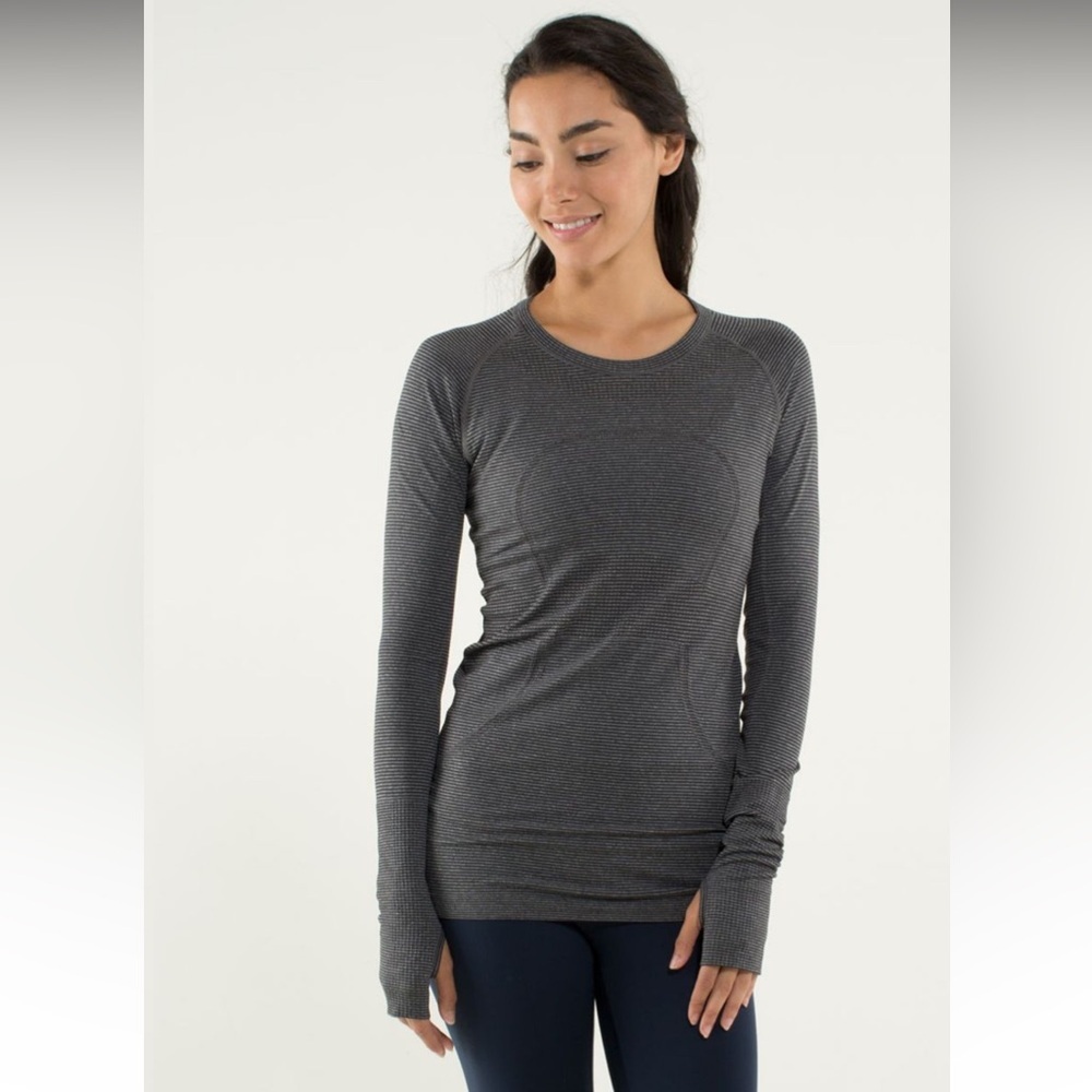 Lululemon Run: Swiftly Tech Long Sleeve
Heathered Soot